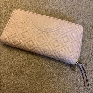Tory Burch Quilted Long Wallet-New & Great Condition